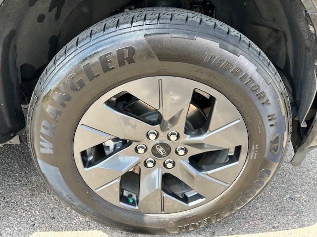 Vehicle image 46 of 47