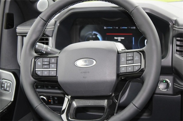 2023 Ford F-150 Lightning Platinum Image 7 of 21