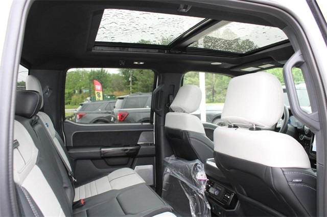 2023 Ford F-150 Lightning Platinum Image 4 of 21