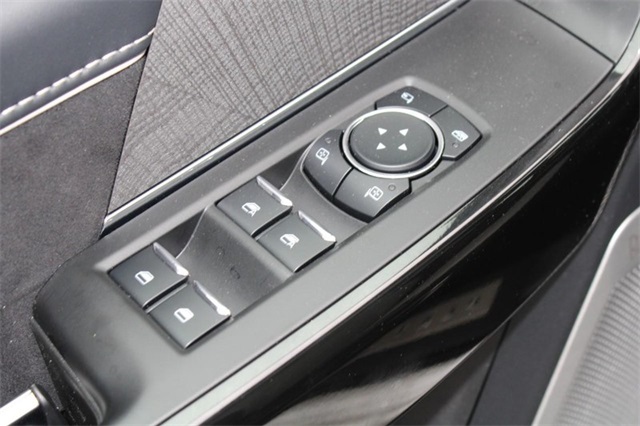 2023 Ford F-150 Lightning Platinum Image 12 of 21