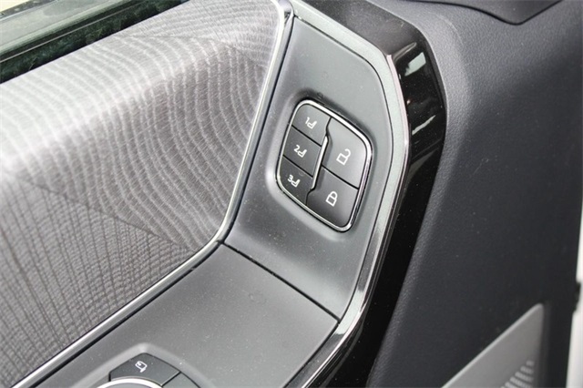 2023 Ford F-150 Lightning Platinum Image 13 of 21