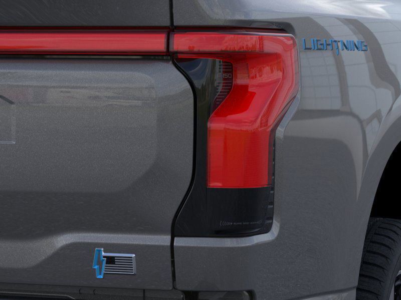 2023 Ford F-150 Lightning Platinum Image 21 of 22