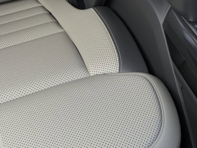 2023 Ford F-150 Lightning Platinum Image 16 of 22