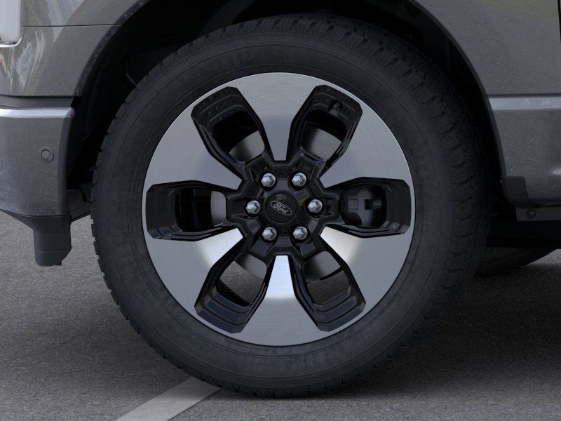 2023 Ford F-150 Lightning Platinum Image 19 of 22