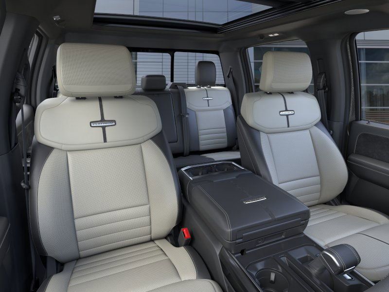 2023 Ford F-150 Lightning Platinum Image 10 of 22