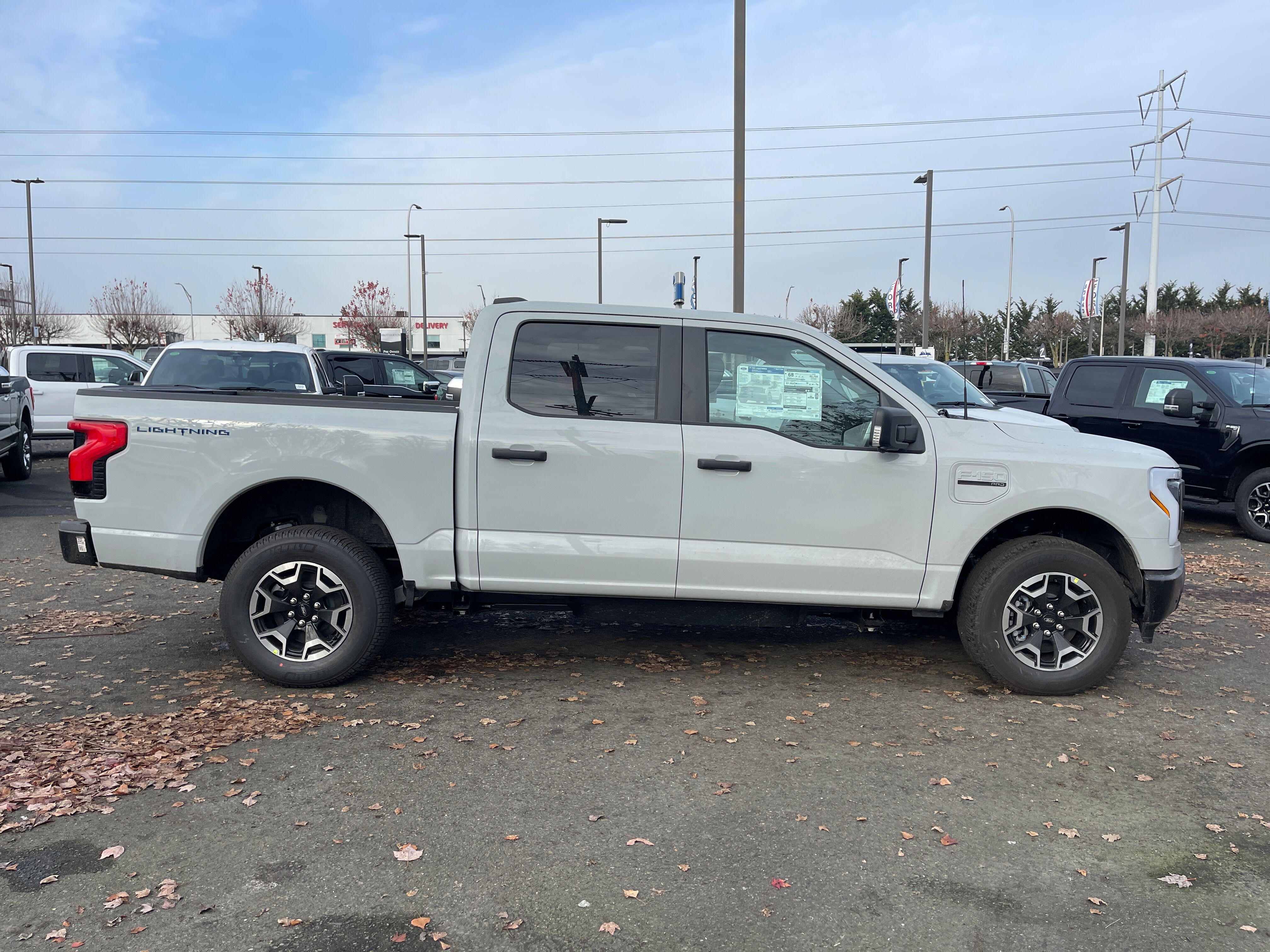 Vehicle image 4 of 10