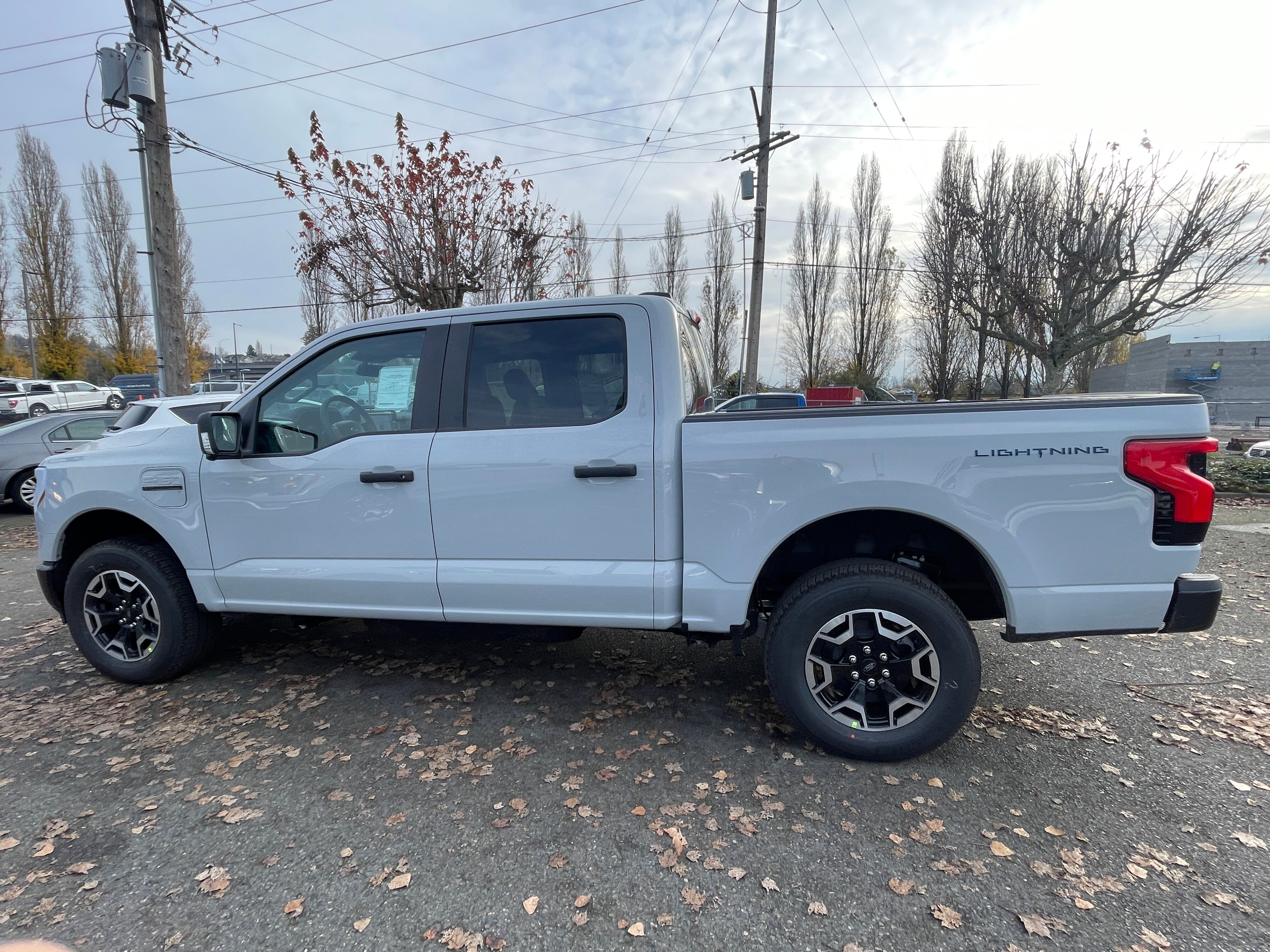 Vehicle image 8 of 10