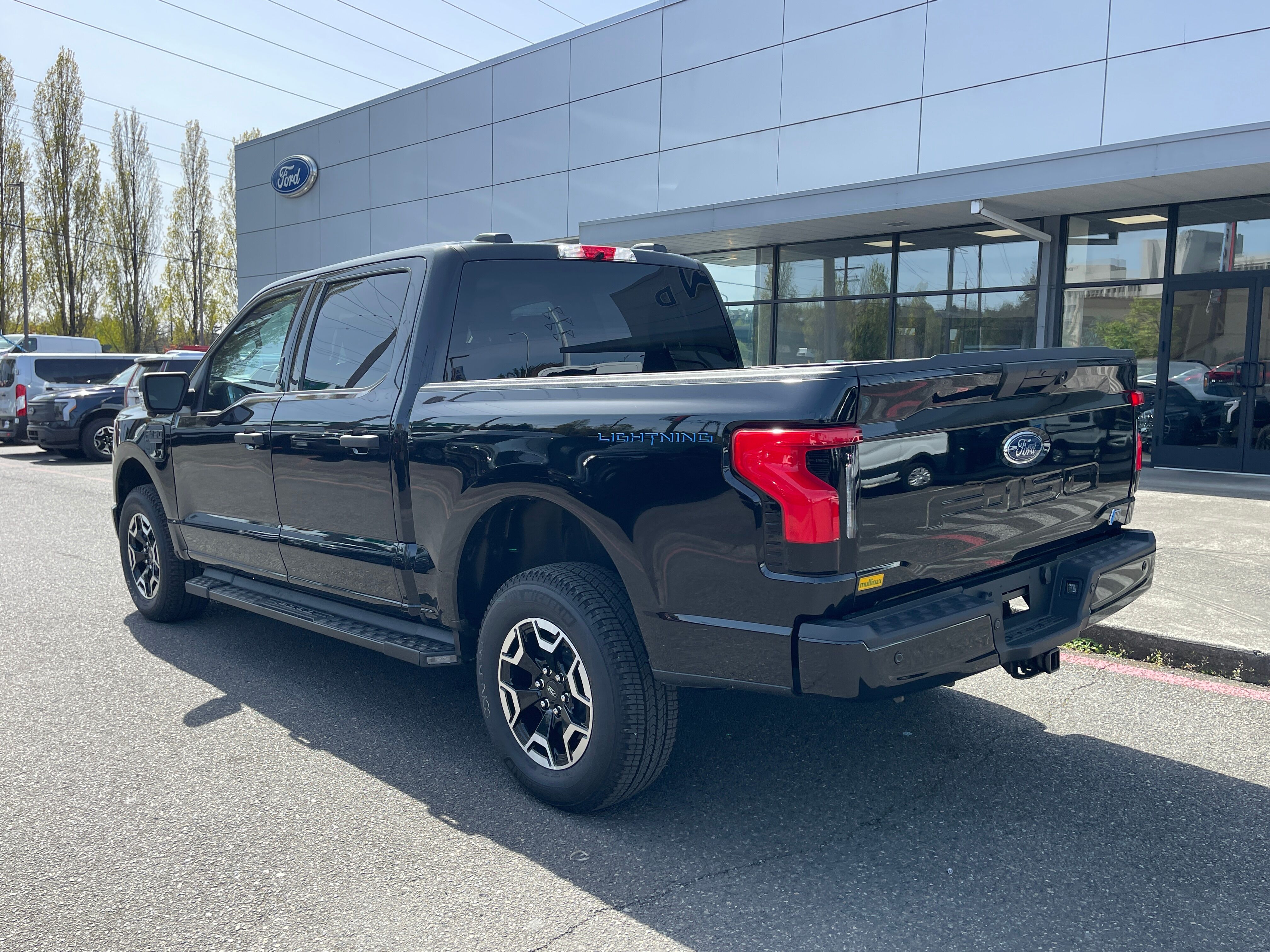 Vehicle image 7 of 10