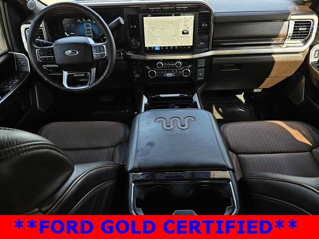 Vehicle image 17 of 32