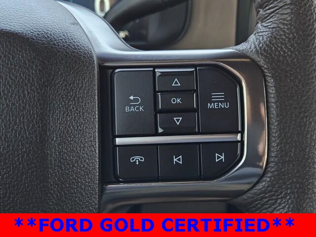 Vehicle image 24 of 32