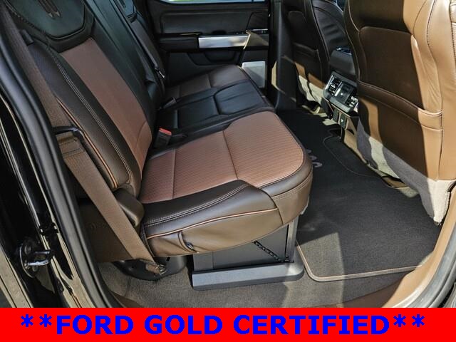 Vehicle image 10 of 32