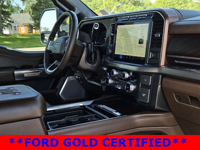 Vehicle image 18 of 32