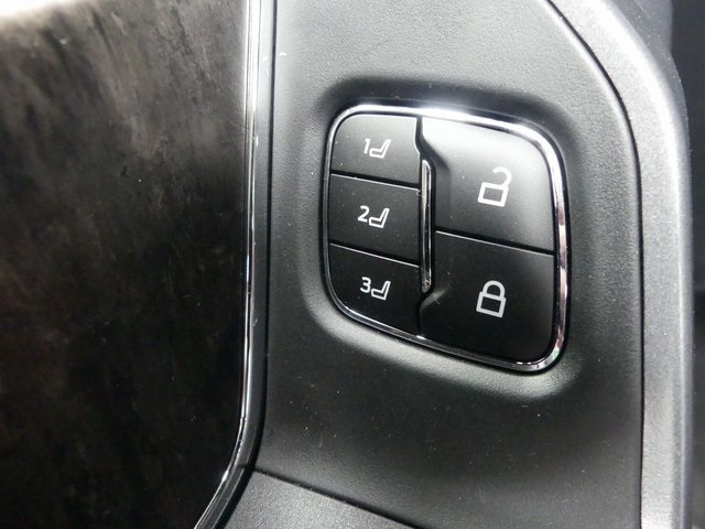 2023 Ford F-250 Lariat Image 18 of 40