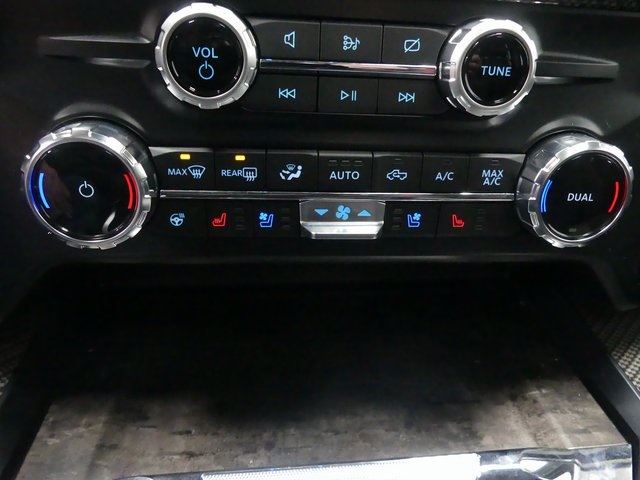 2023 Ford F-250 Lariat Image 26 of 40