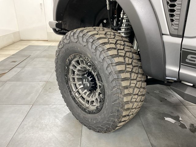 Vehicle image 37 of 41