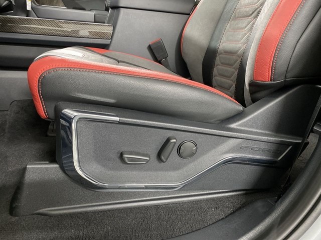 Vehicle image 16 of 41
