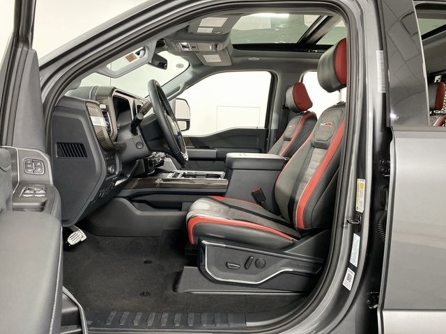 Vehicle image 15 of 41