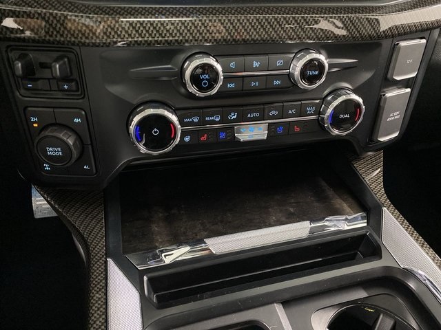 Vehicle image 27 of 41