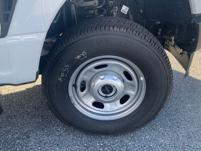 Vehicle image 12 of 34