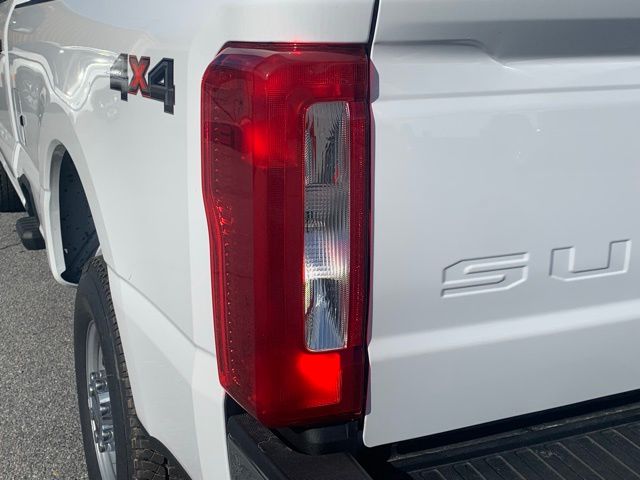 Vehicle image 14 of 34