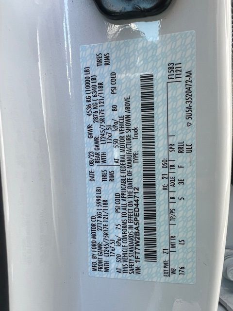 Vehicle image 28 of 34