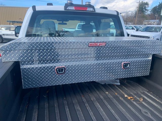 Vehicle image 16 of 34