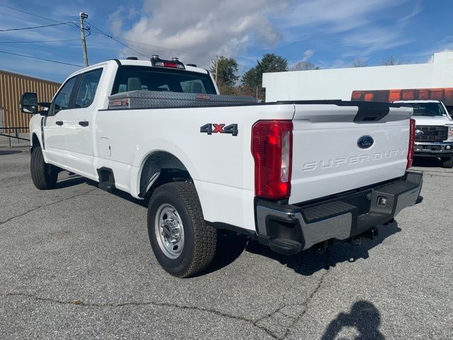 Vehicle image 7 of 34