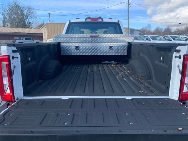 Vehicle image 15 of 34
