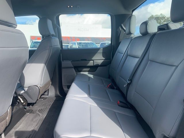 Vehicle image 22 of 34