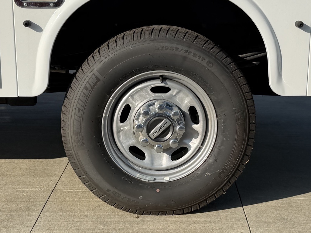 2023 Ford F-250 XL Image 11 of 26