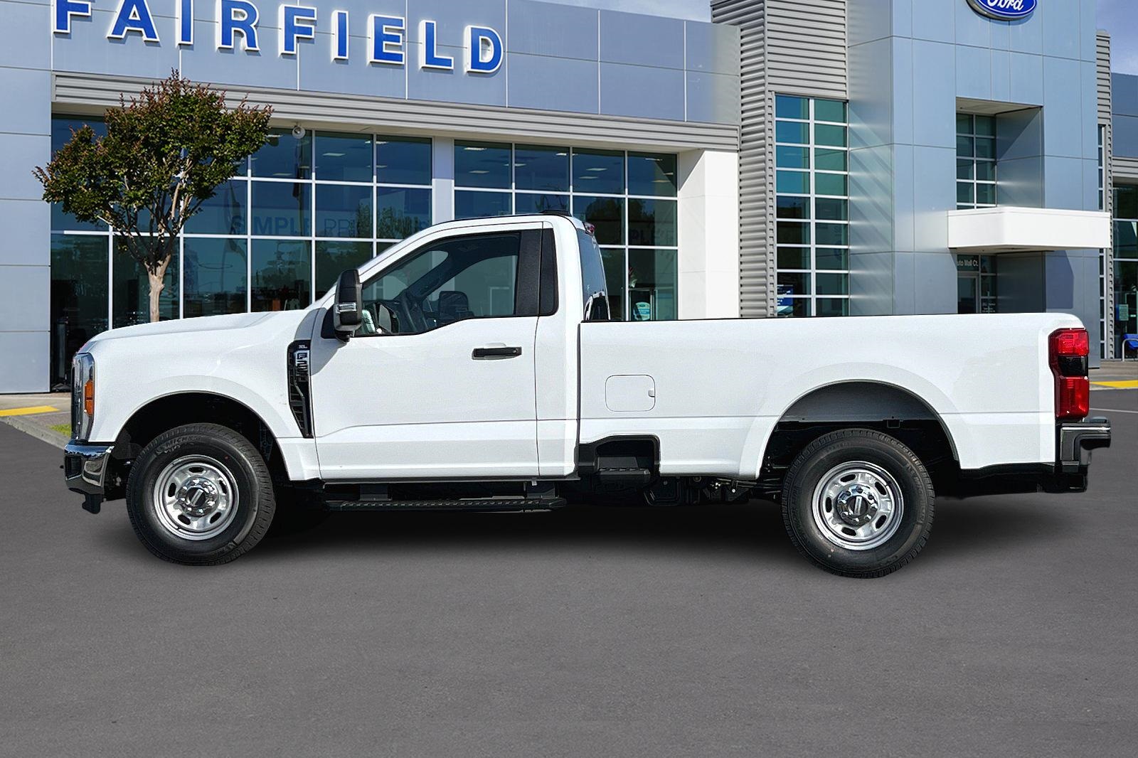 2023 Ford F-250 XL Image 8 of 25
