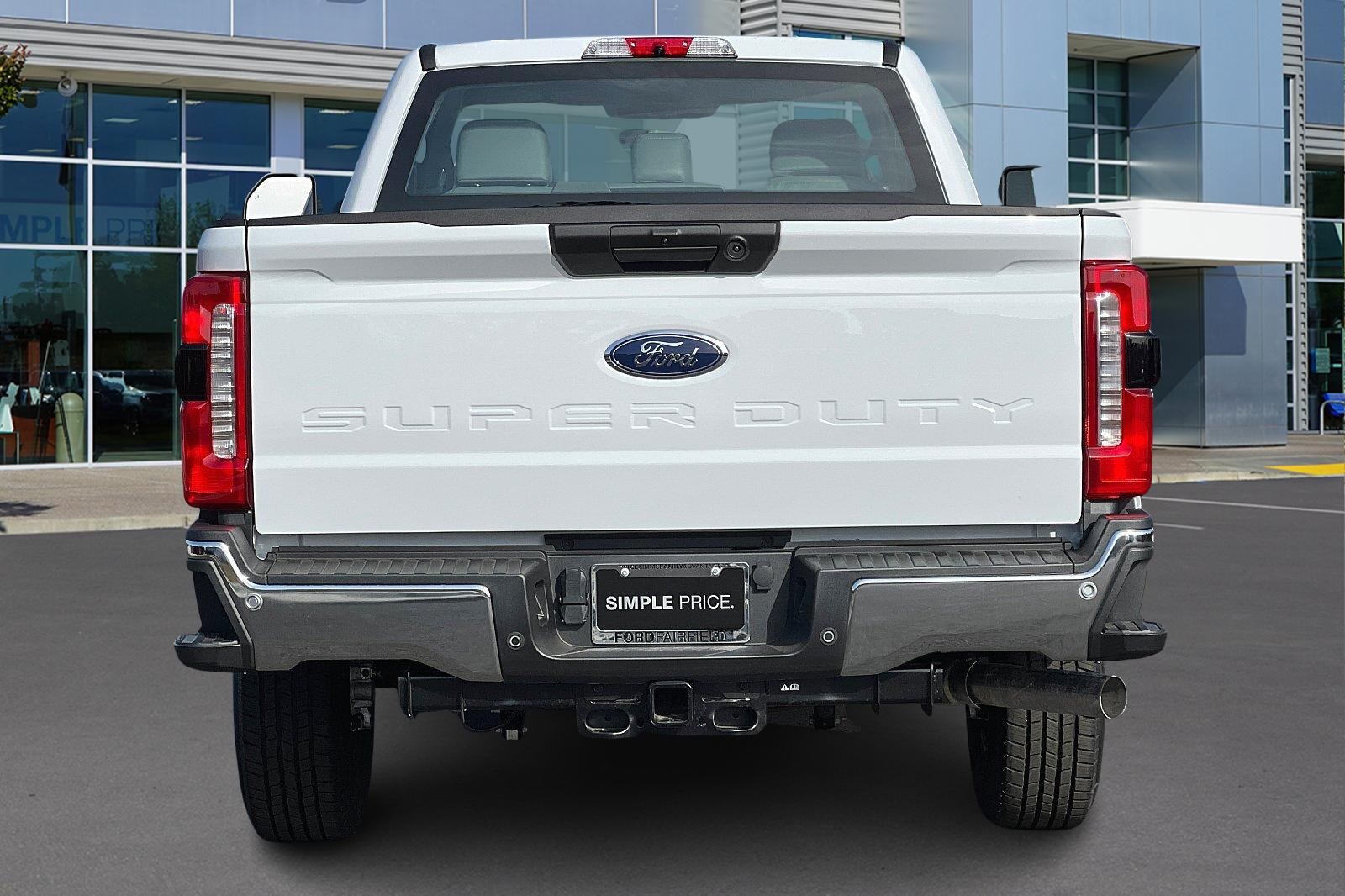 2023 Ford F-250 XL Image 6 of 25