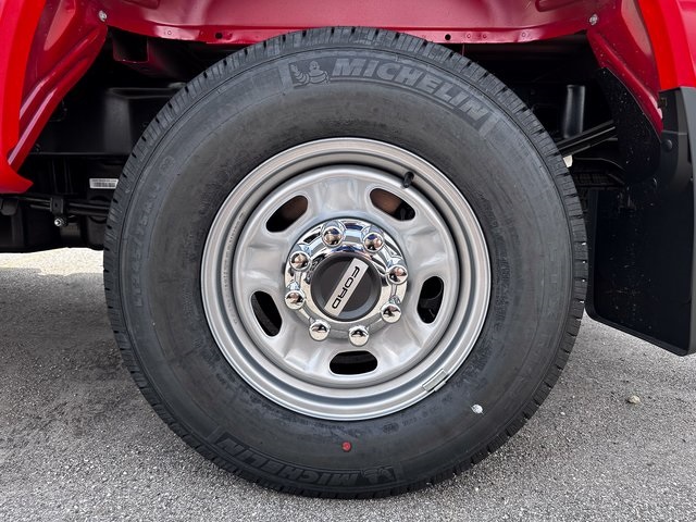 Vehicle image 25 of 29