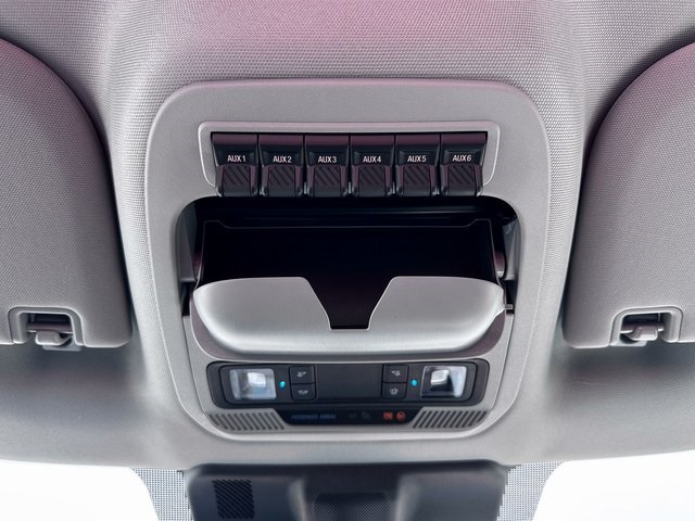 Vehicle image 20 of 29
