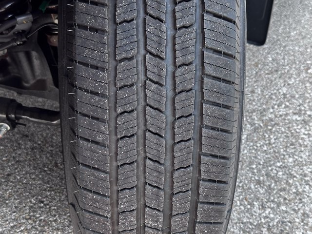 Vehicle image 23 of 29