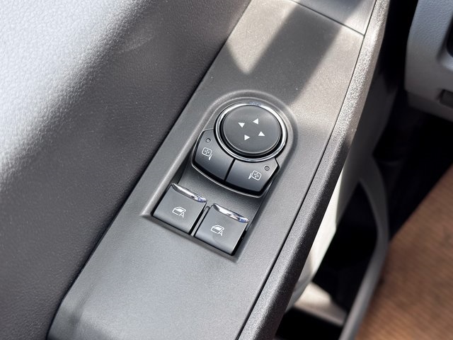 Vehicle image 19 of 29