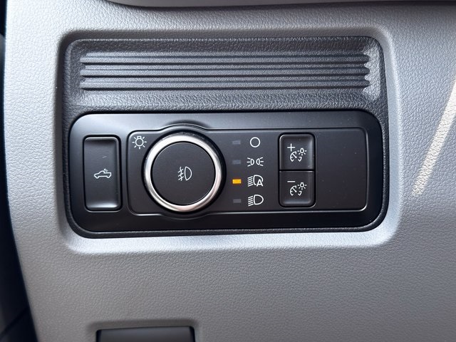 Vehicle image 18 of 29