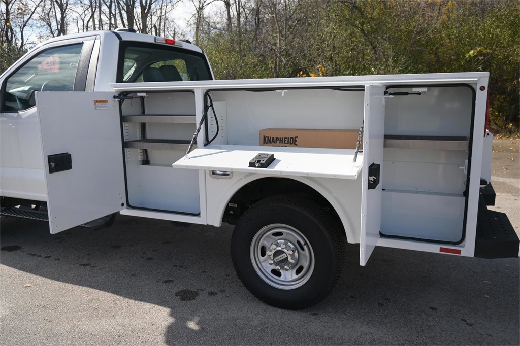 Vehicle image 8 of 12