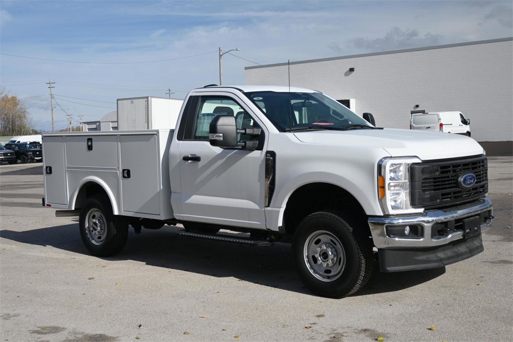 Vehicle image 3 of 12