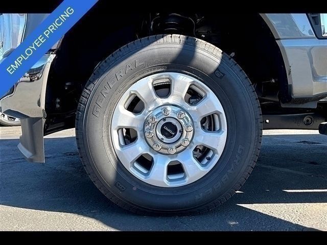 Vehicle image 12 of 13