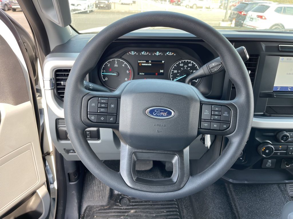 Vehicle image 15 of 19
