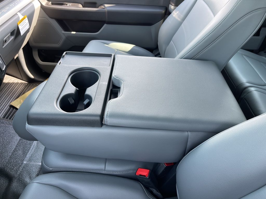 Vehicle image 14 of 19