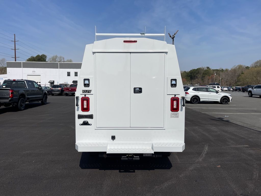 Vehicle image 4 of 19