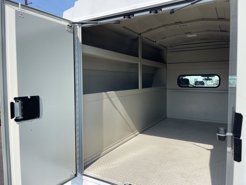 Vehicle image 5 of 19