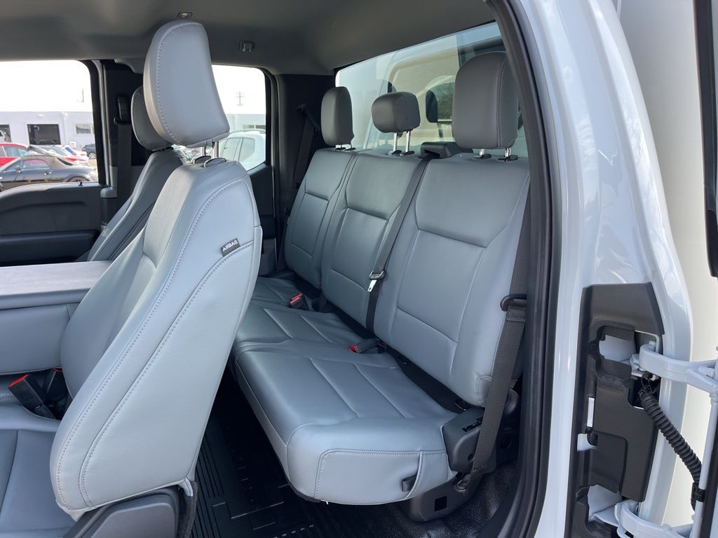 Vehicle image 19 of 19