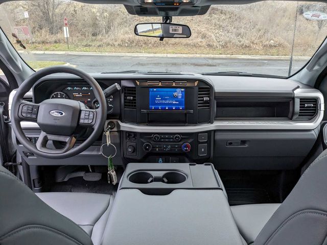 2023 Ford F-350 XL Image 14 of 25
