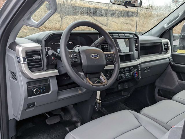 2023 Ford F-350 XL Image 15 of 25