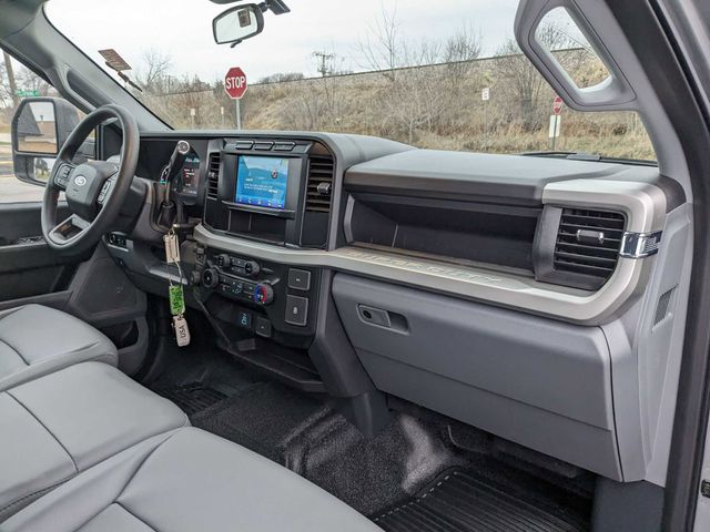 2023 Ford F-350 XL Image 16 of 25