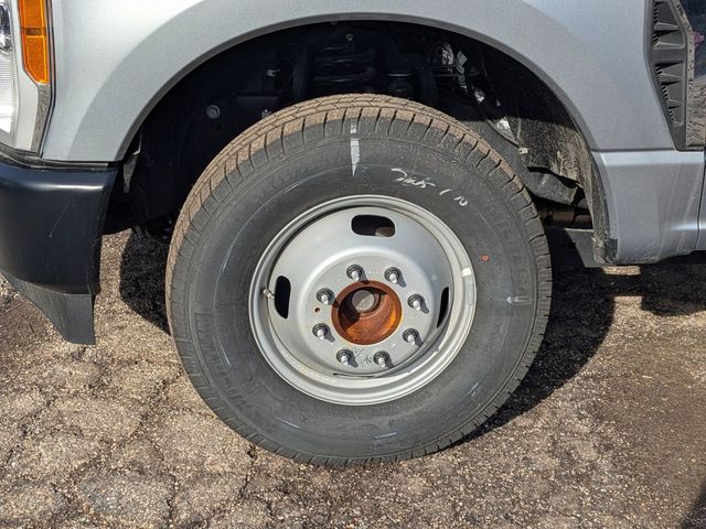 2023 Ford F-350 XL Image 9 of 25