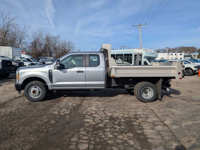2023 Ford F-350 XL Image 7 of 25